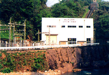 上市川第一発電所の外観写真