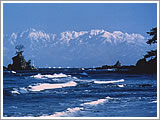 海ごしに見た立山連峰の写真