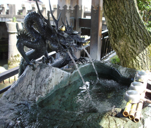 石倉町の延命地蔵の水の写真