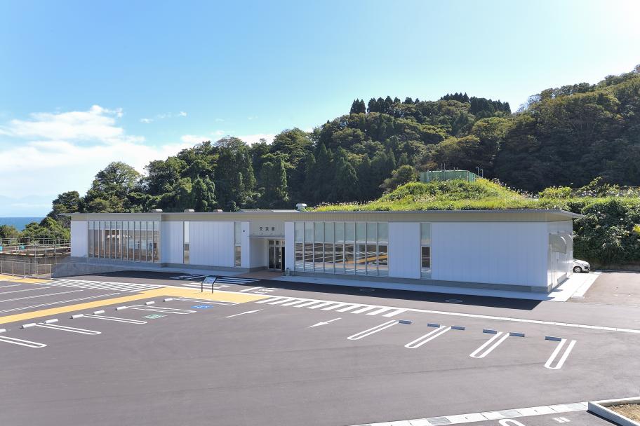 交流館外観