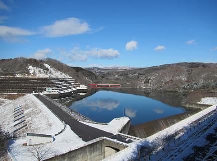 冬の五位ダムの写真